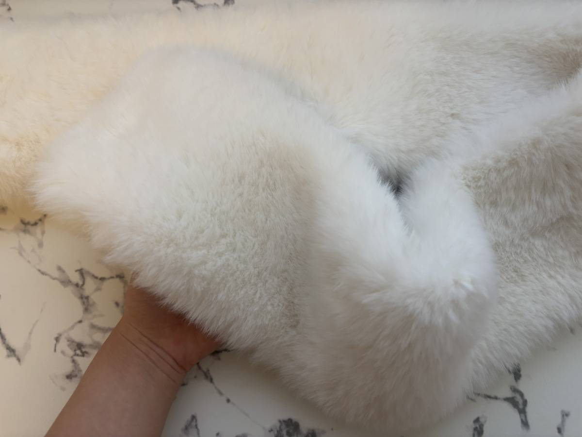 3COINS エコファーティペット 肌触り