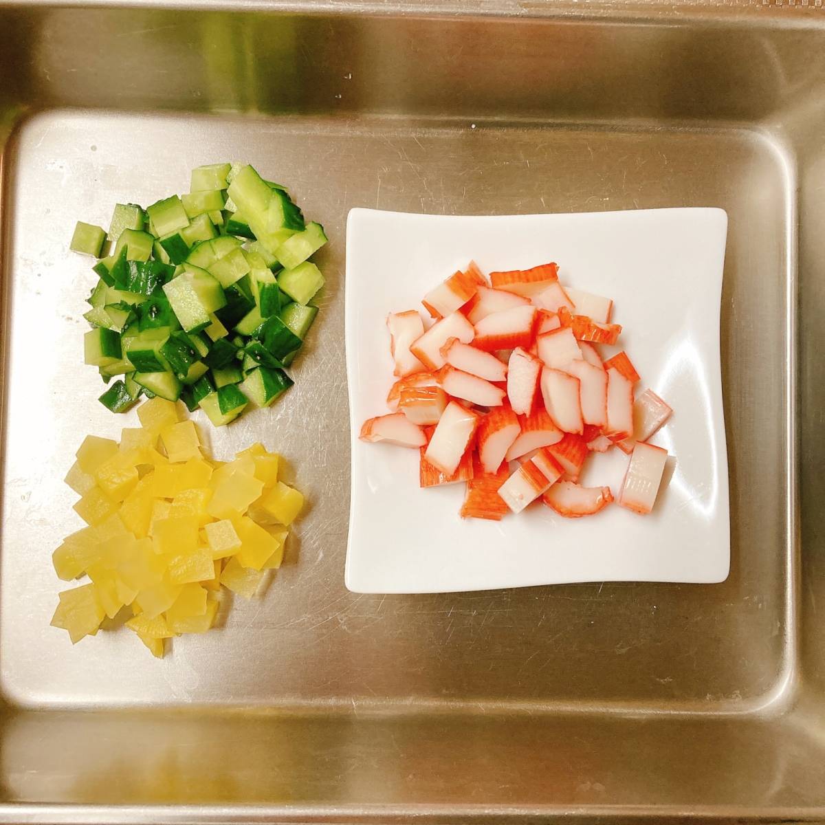 いちまさ公式の「サラダスティックとたくあんの香りおにぎり」のレシピ