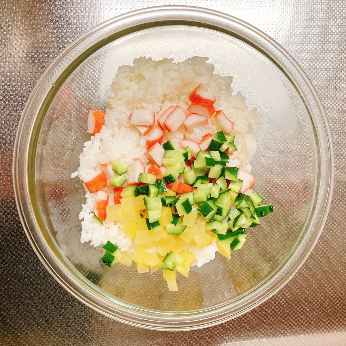 いちまさ公式の「サラダスティックとたくあんの香りおにぎり」のレシピ