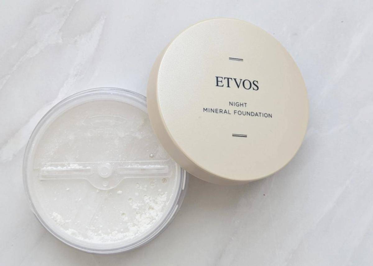 エトヴォスナイトミネラルファンデーション全体画像