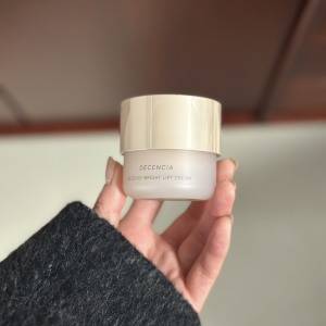 エイジング悩みをまるっとおまかせ！「DECENCIA」の最高峰クリームでふっくら弾力肌へ