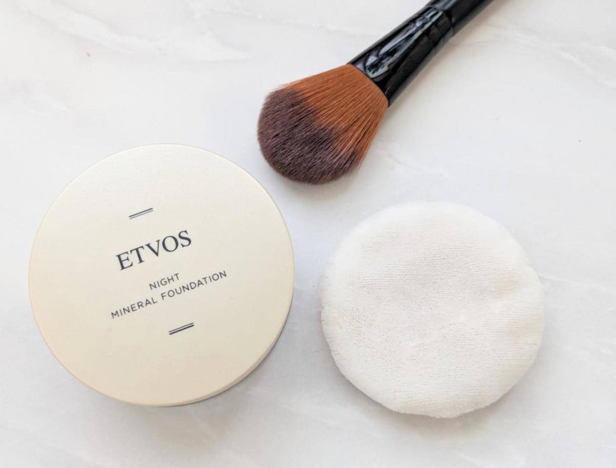 エトヴォスパウダーと使用ツール