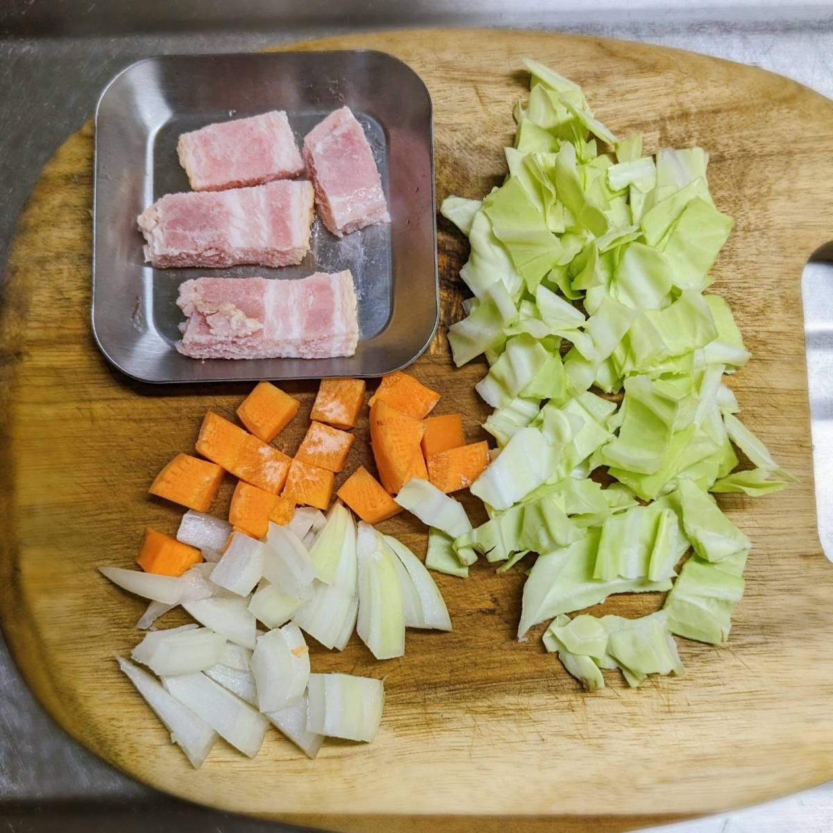 くらこん公式の「塩こんぶの洋風スープ」のレシピ