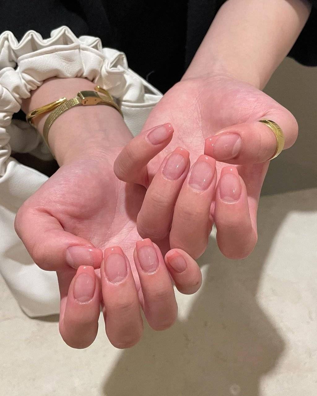 コーラルピンクネイル