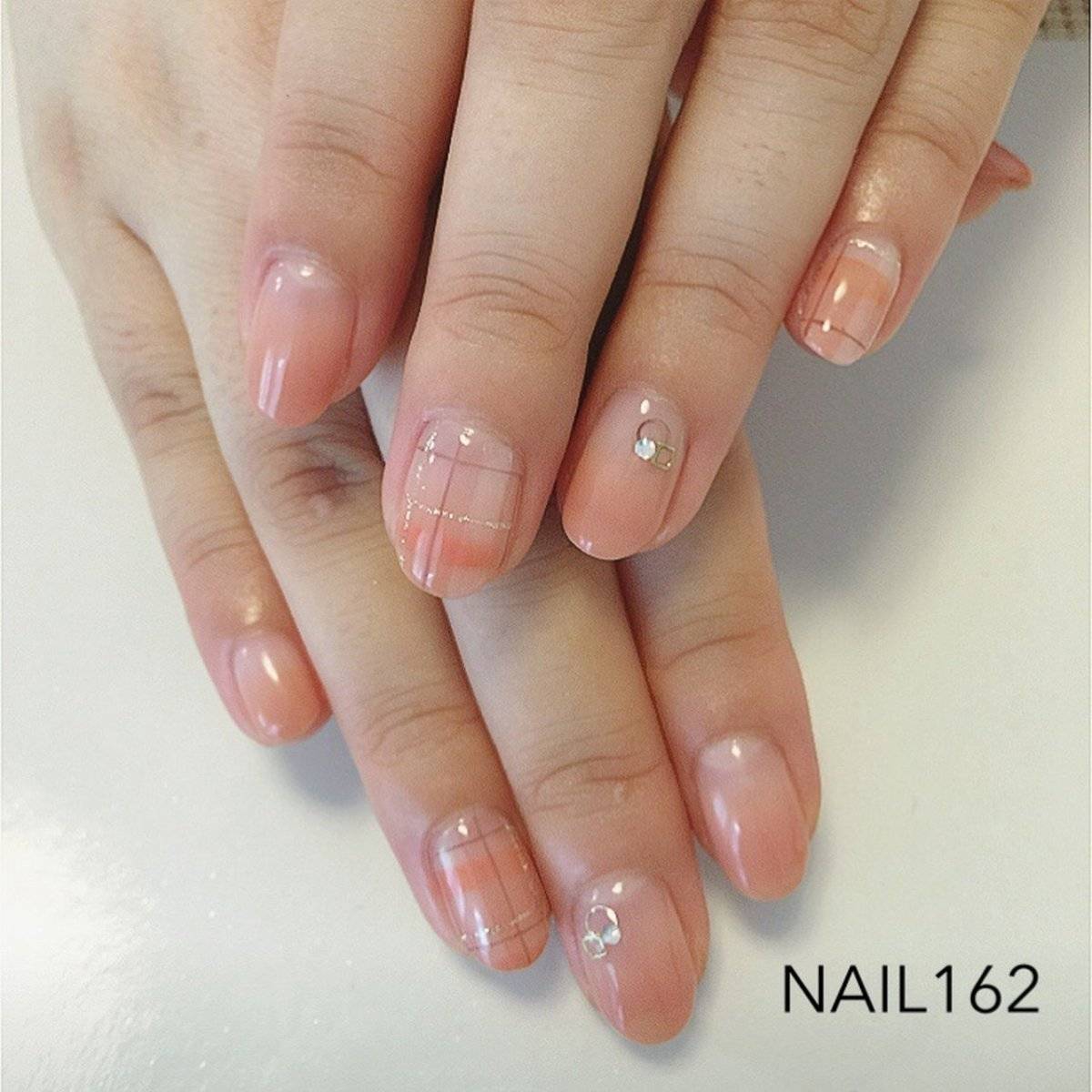 コーラルオレンジネイル