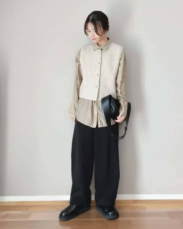 シャツ×ベストの重ね着