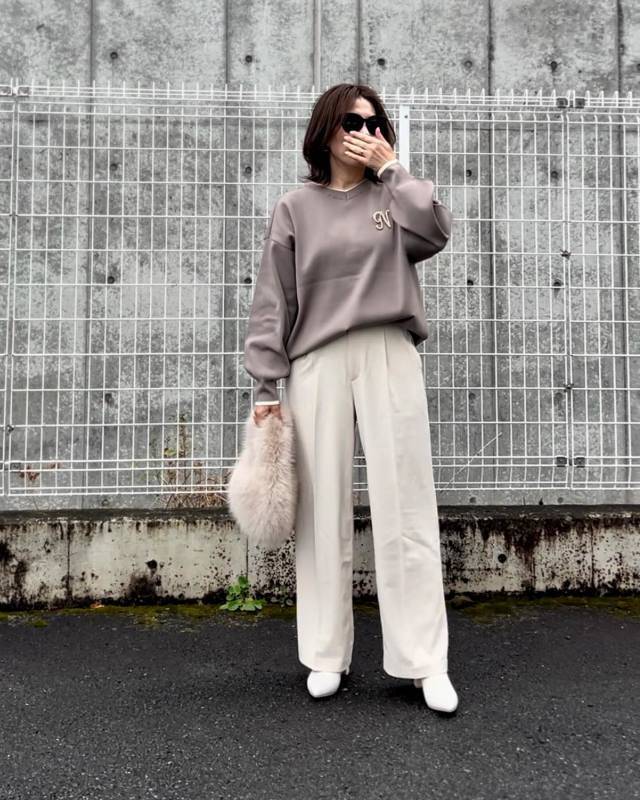 ブローチやファーバッグをアクセントに♡