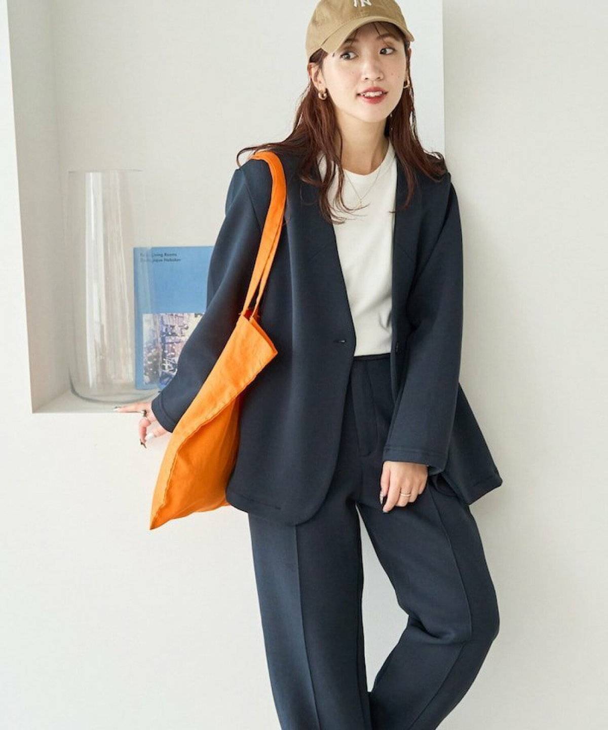 スウェットを着た女性