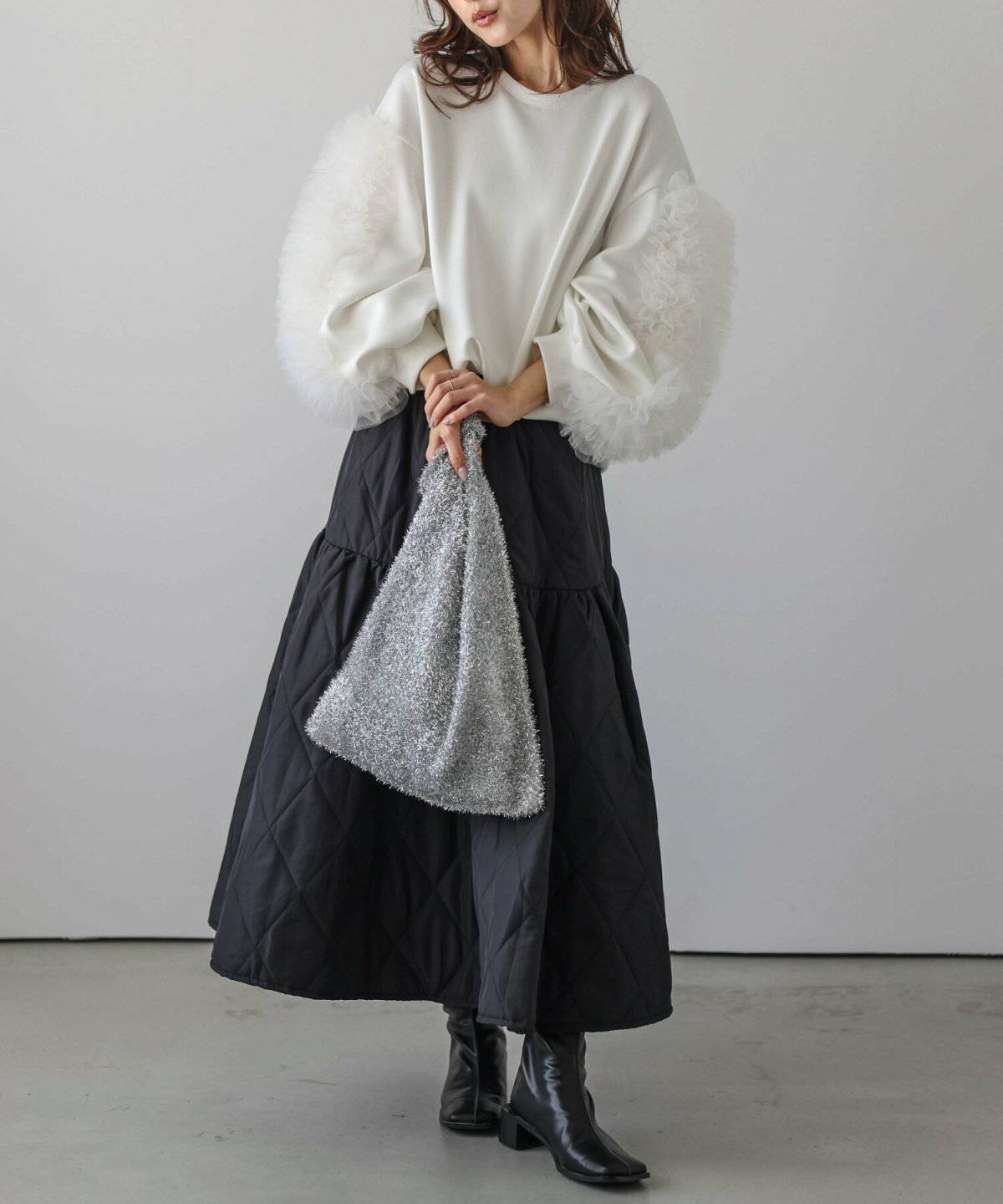 スウェットを着た女性