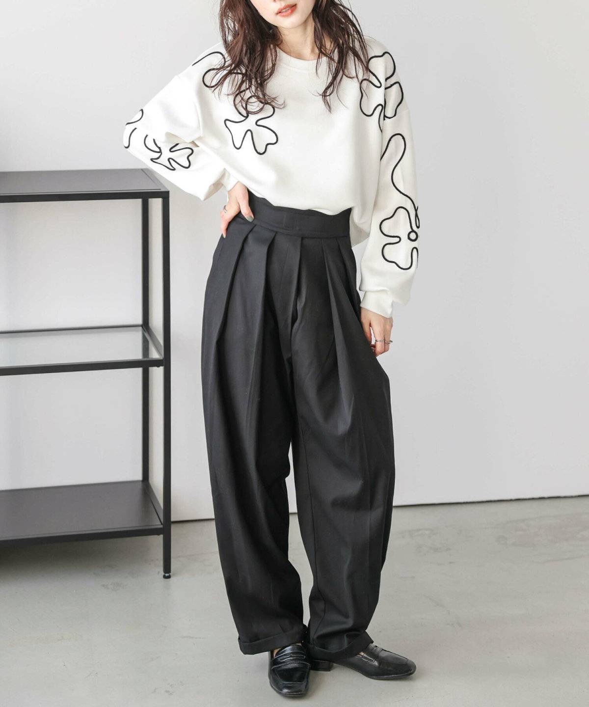 スウェットを着た女性