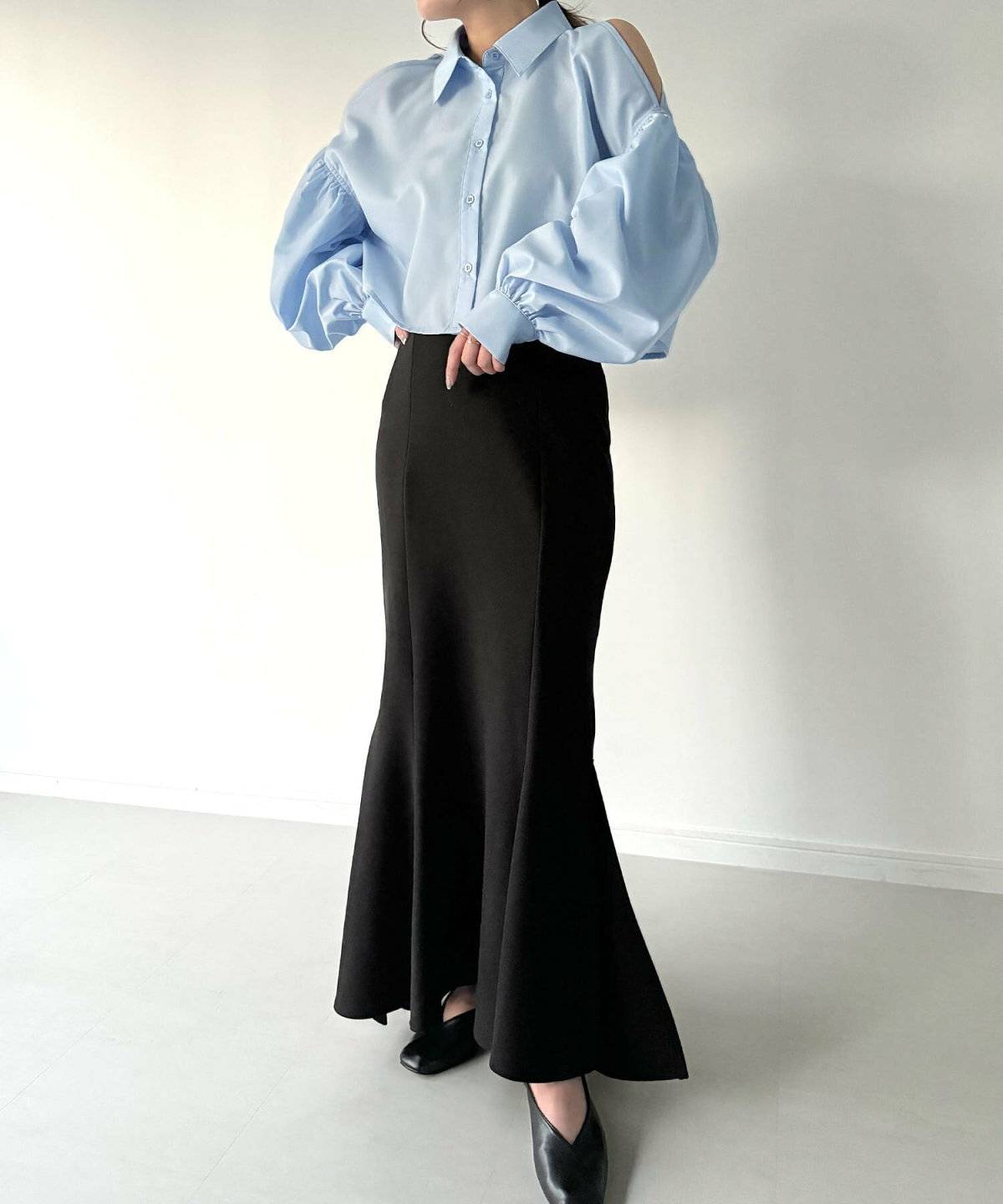 スカートコーデの女性