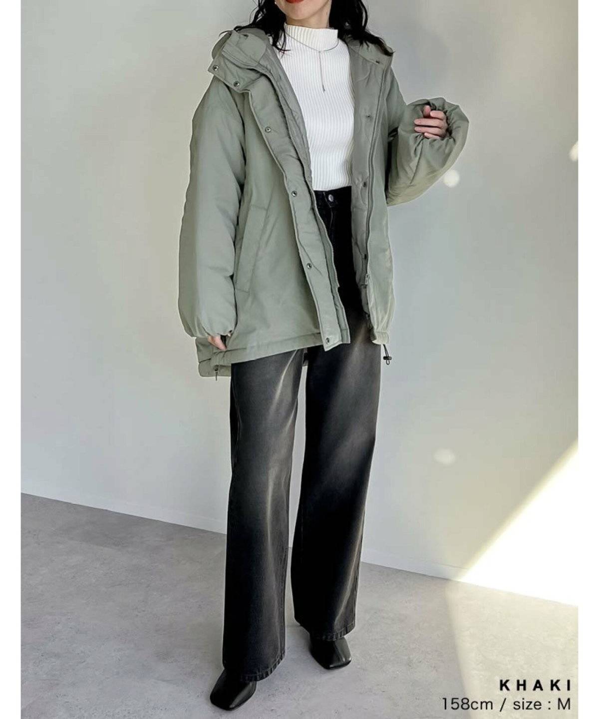 カーキのブルゾンコーデ