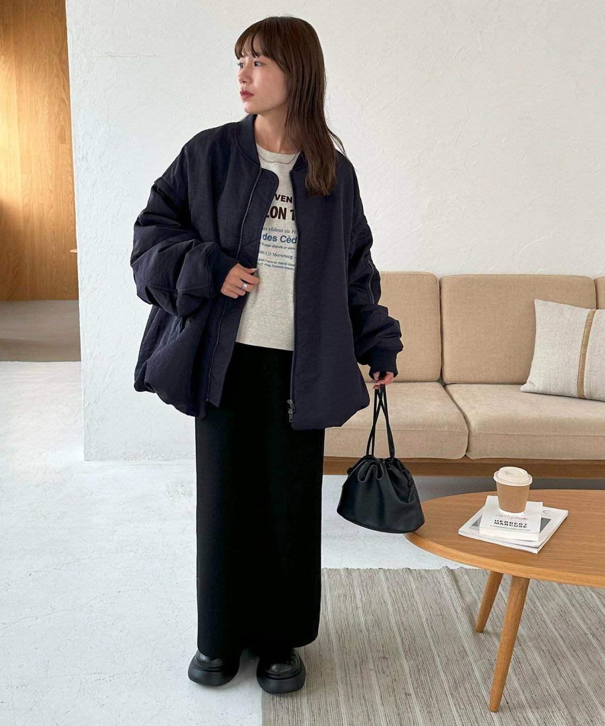 ネイビーのブルゾンコーデ