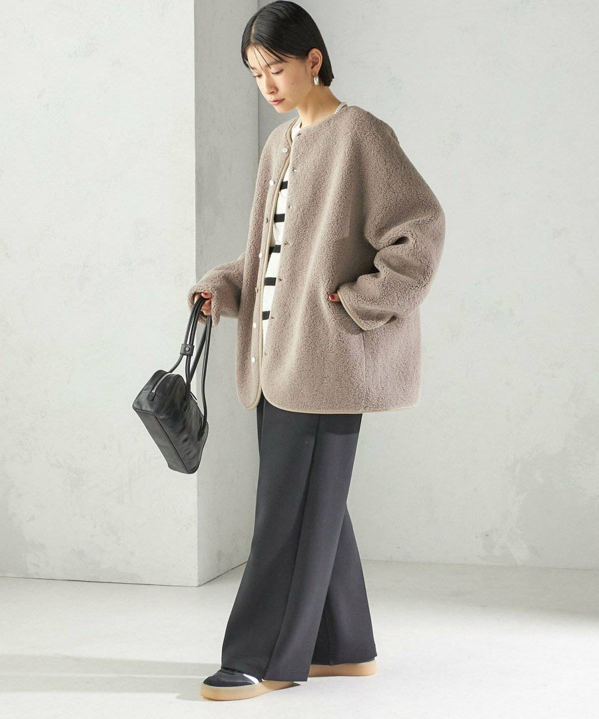 ベージュのブルゾンコーデ