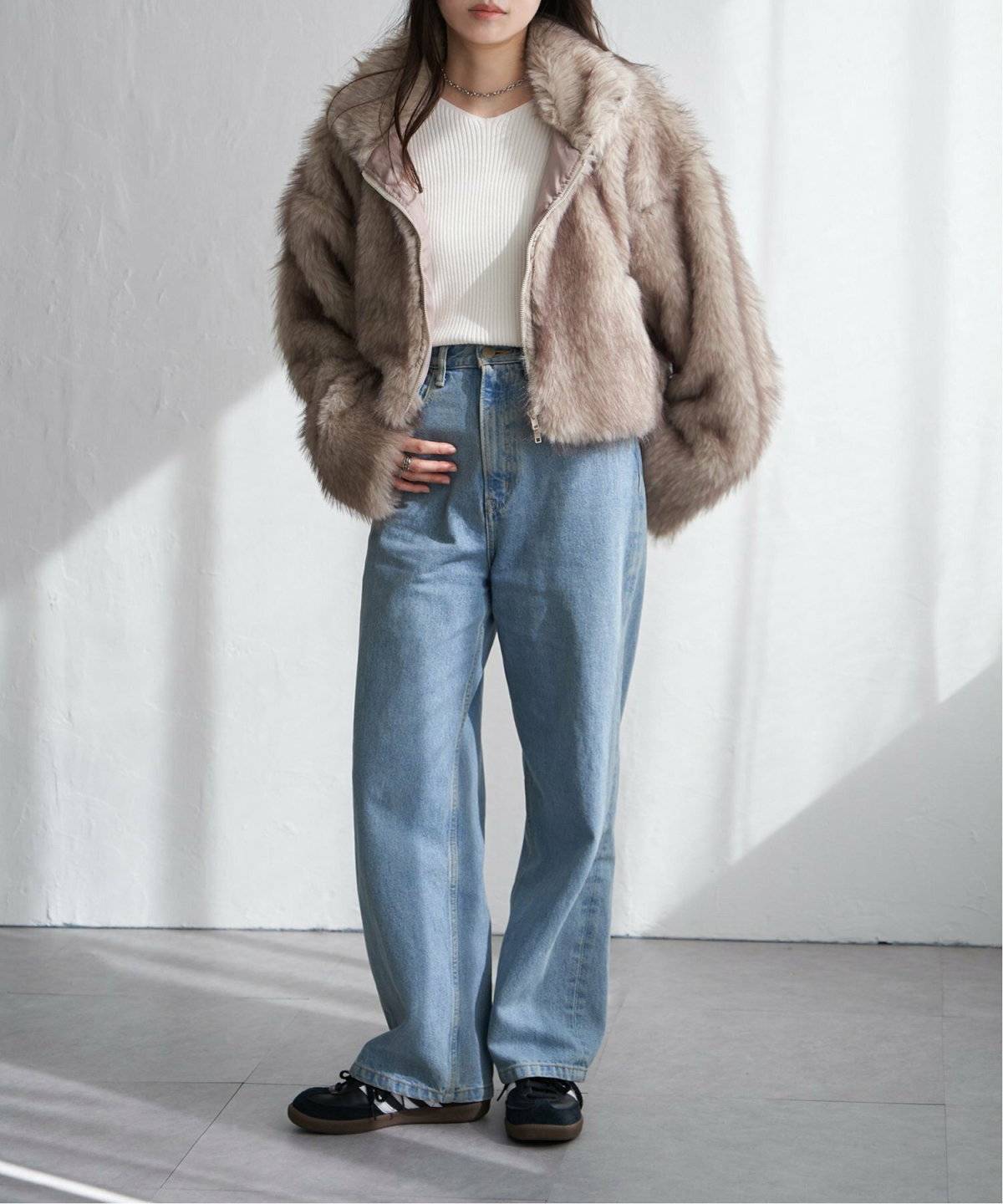 ベージュのブルゾンコーデ