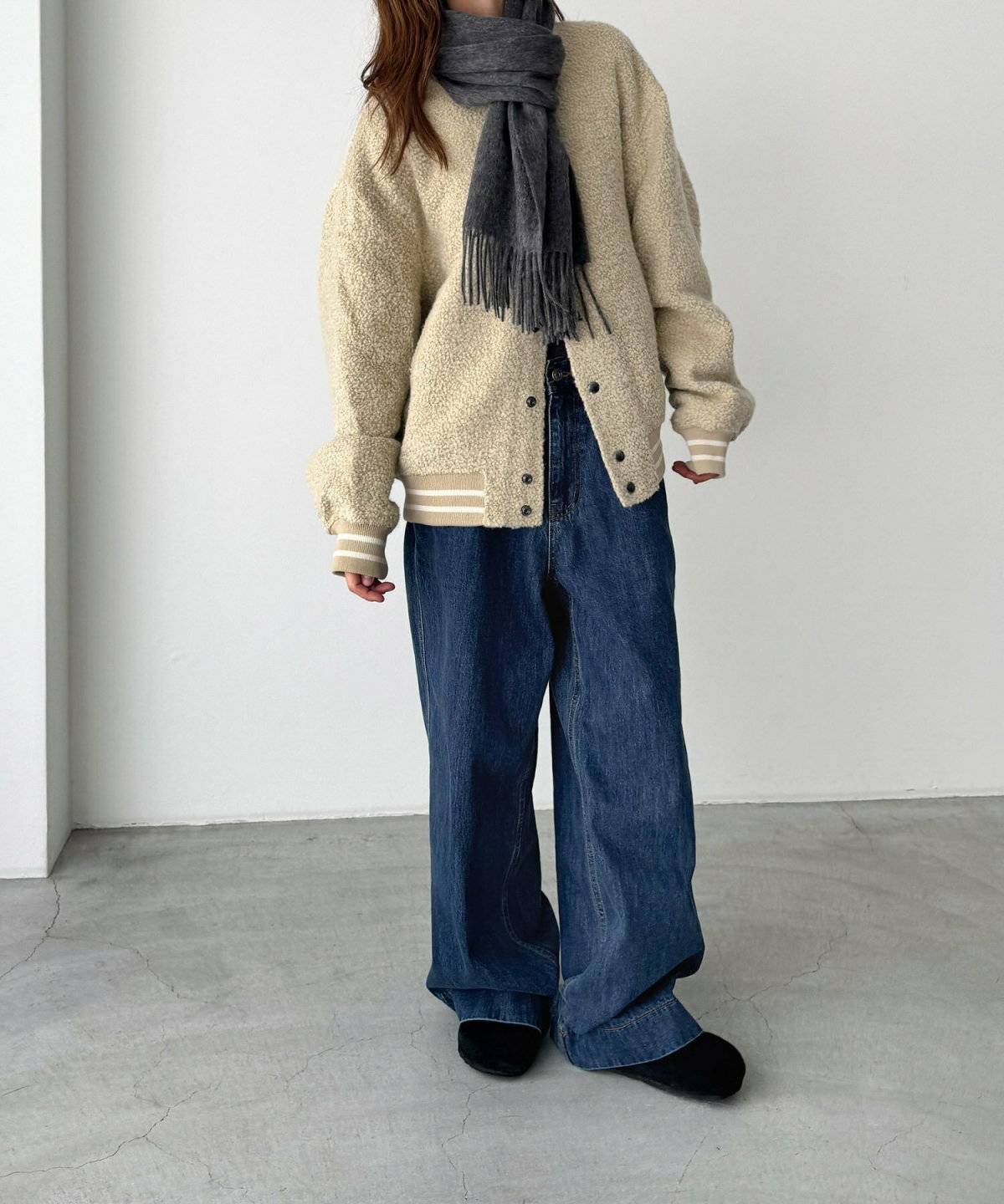 ベージュのブルゾンコーデ