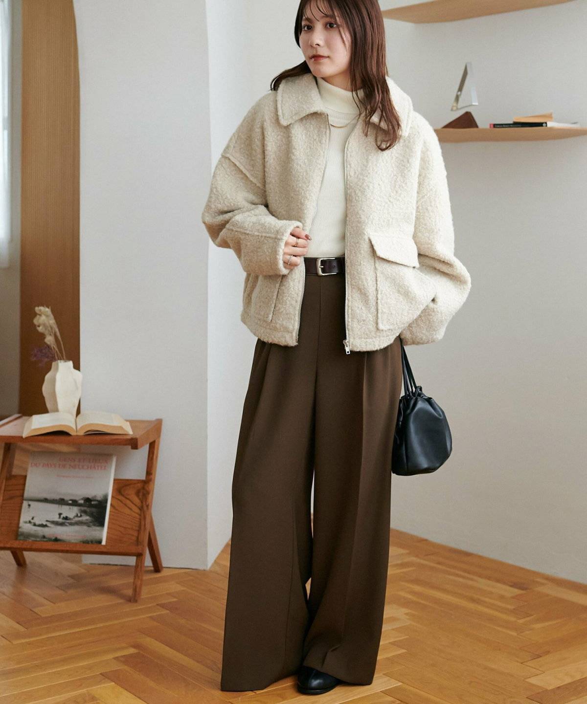 ベージュのブルゾンコーデ