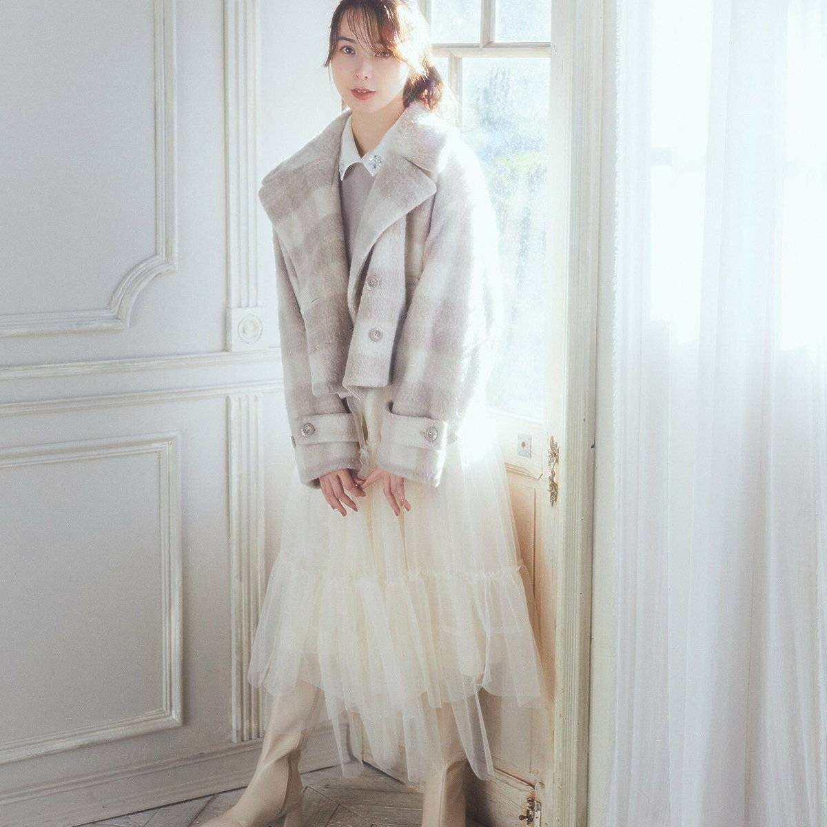 スカートコーデの女性