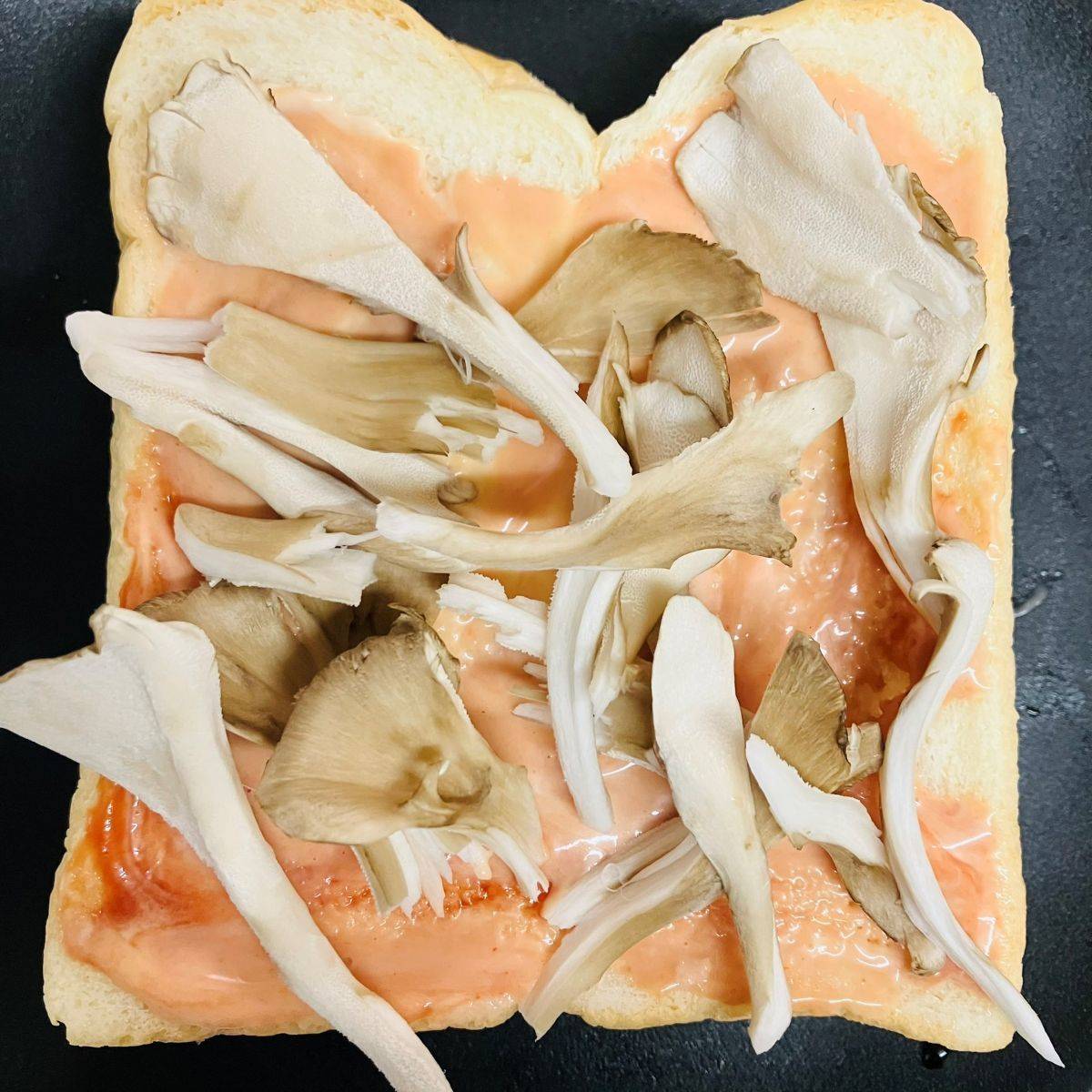 ヤマザキ公式の「まいたけピザトースト」のレシピ