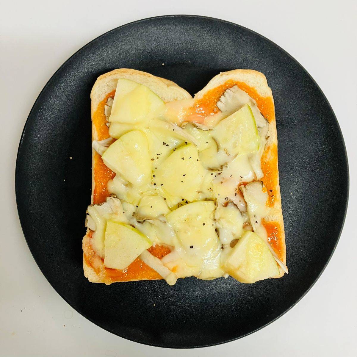 ヤマザキ公式の「まいたけピザトースト」のレシピ