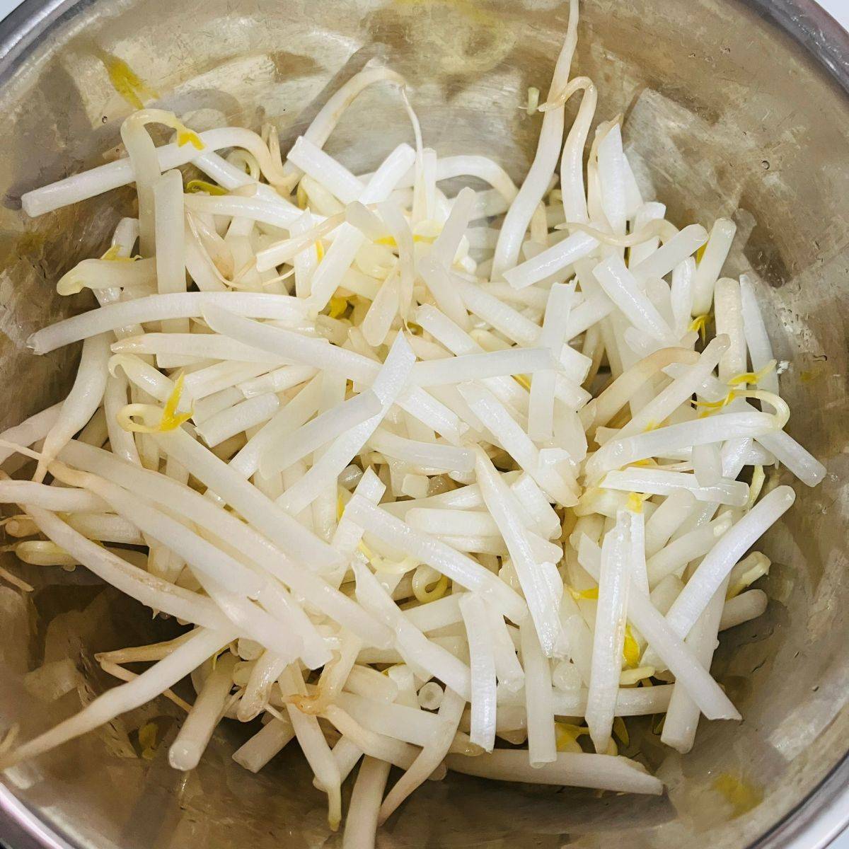 JAグループ公式の「もやしとひき肉入りオムレツ」のレシピ