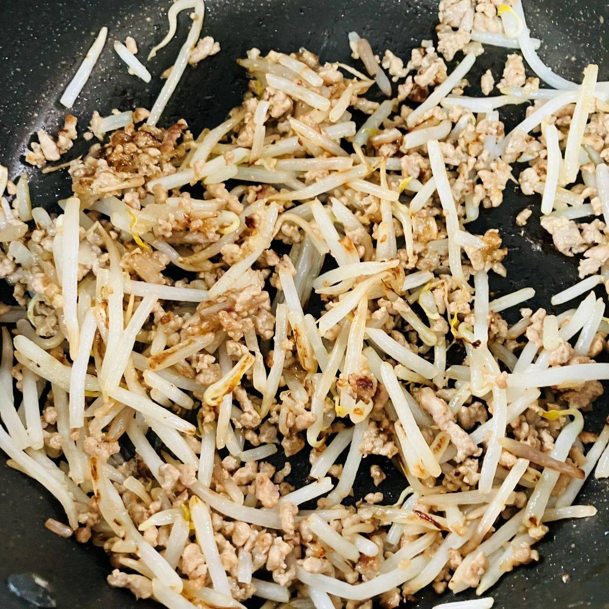 JAグループ公式の「もやしとひき肉入りオムレツ」のレシピ