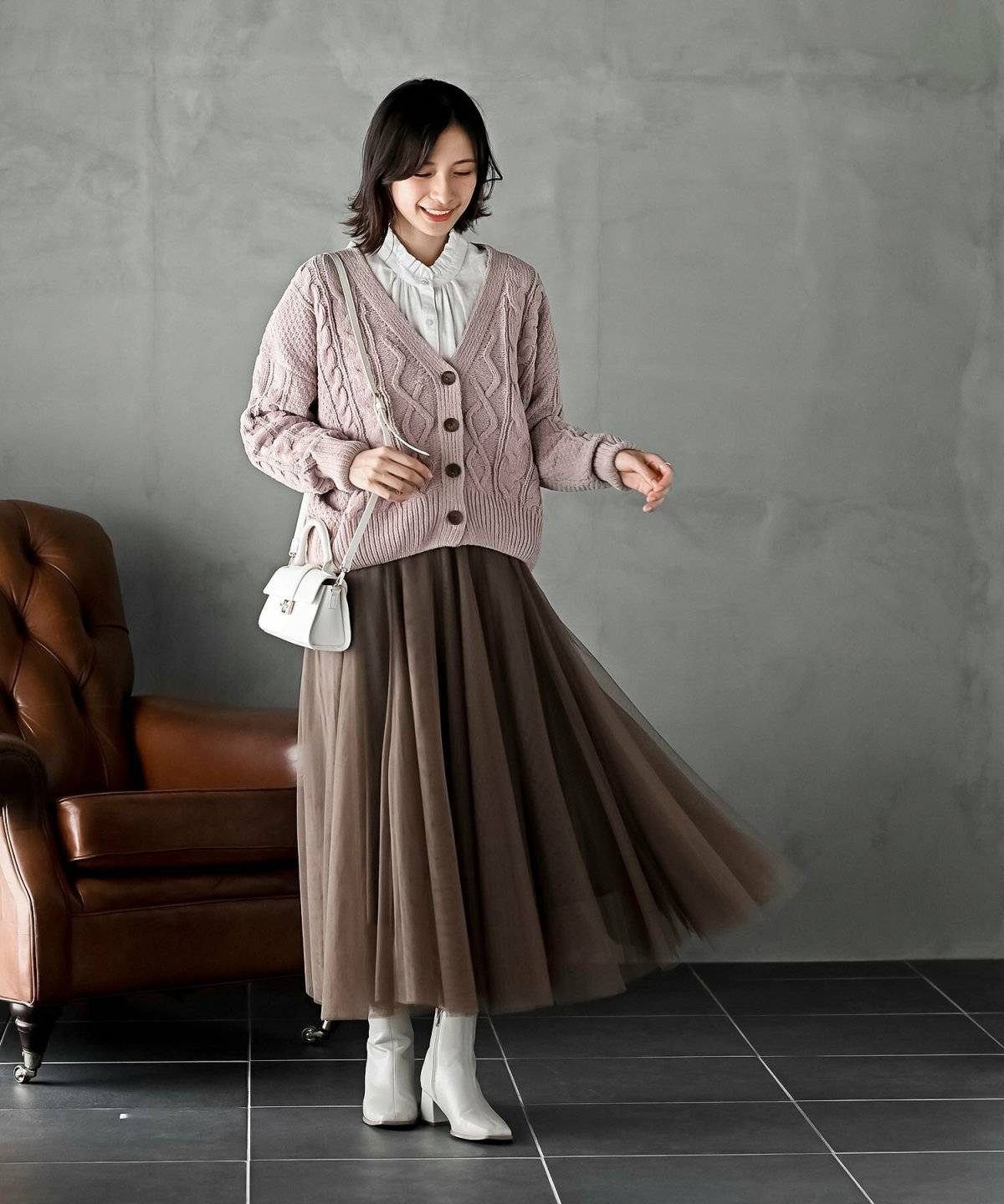 ケーブルニットカーディガンコーデ