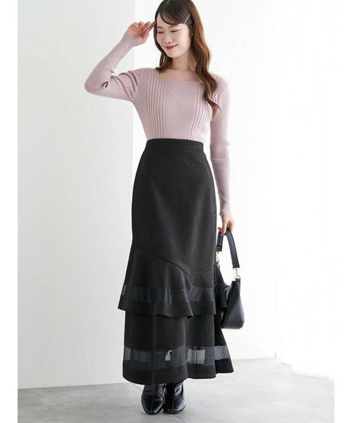 スカートコーデの女性