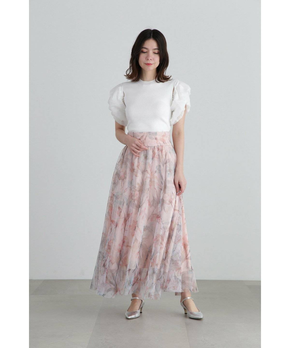 スカートコーデの女性