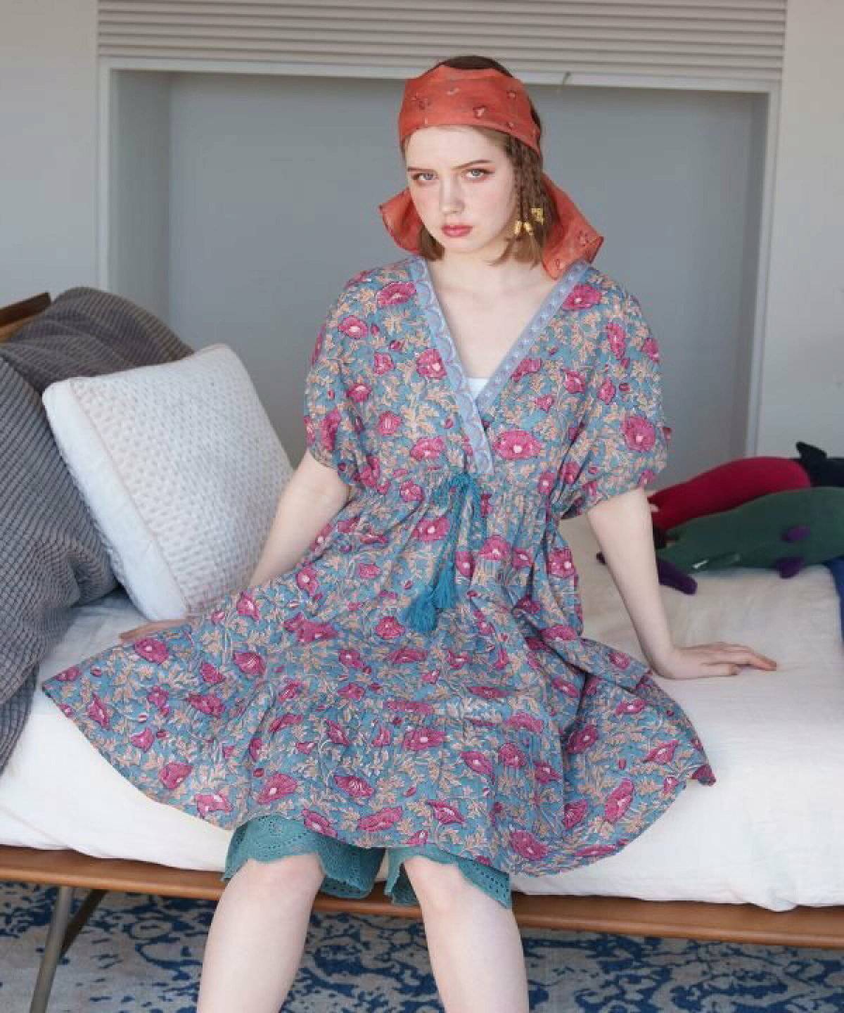 ボヘミアンファッションの女性