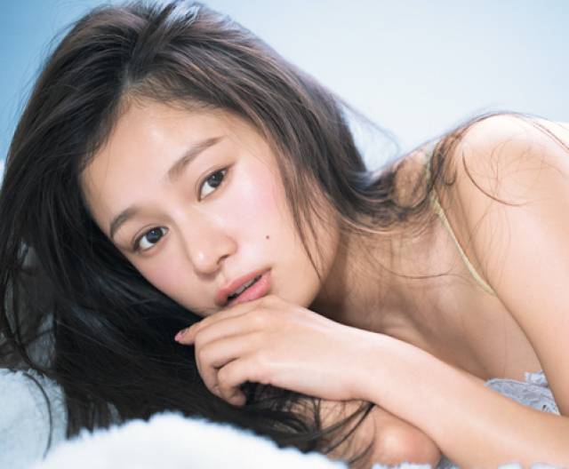 青木英李さんがお手本！すっぴん美人風メイク♡【寝起き美人編】