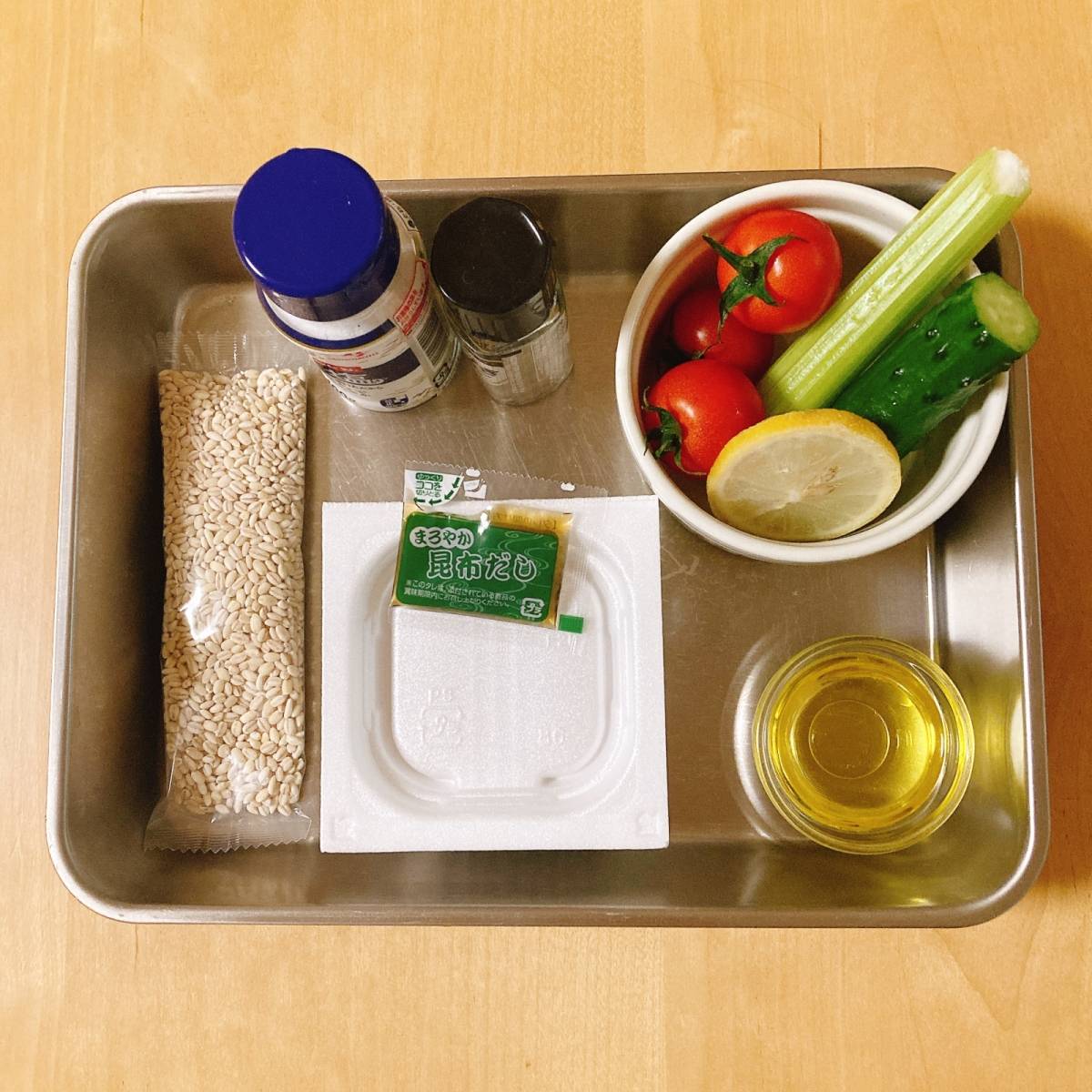 タカノフーズ公式の「もち麦と納豆のサラダ」のレシピ