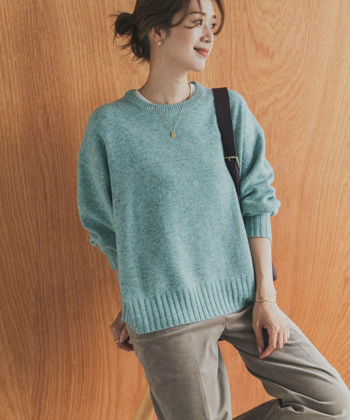 スニーカーコーデの女性