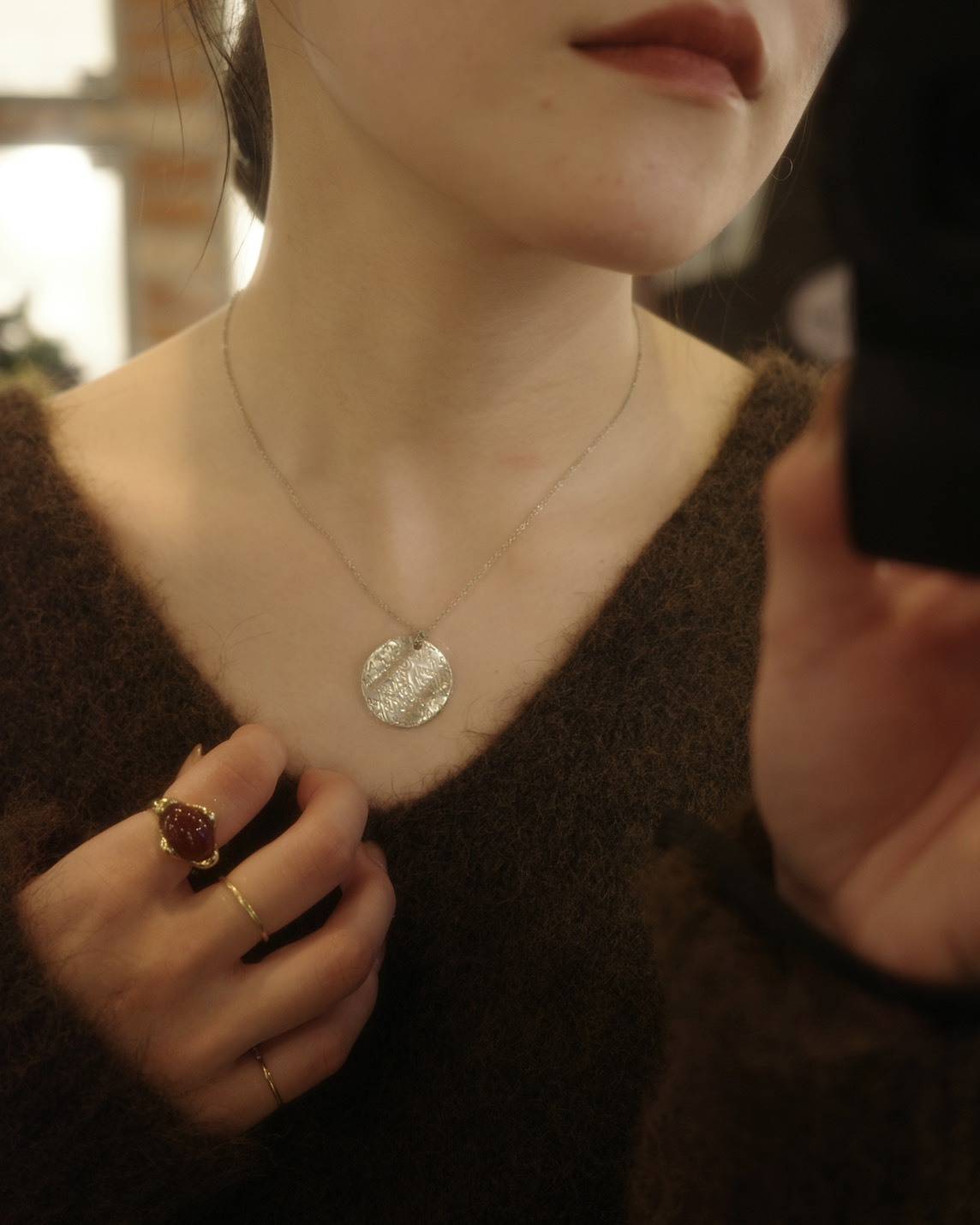 Tiffany「ノーツ ネックレス」着画