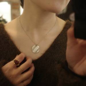 着けた瞬間ぐんと洗練度アップ♡首元に上品な輝きを【Tiffany】ノーツ ネックレス