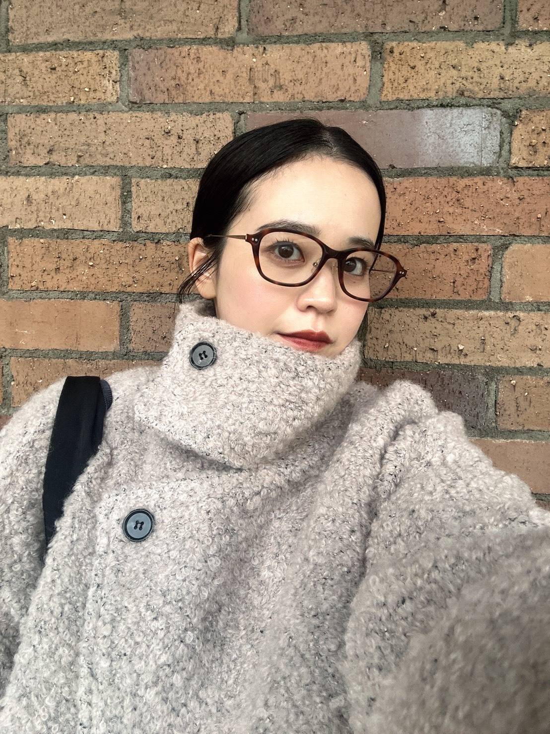 「carin」のレオパード柄メガネ着画