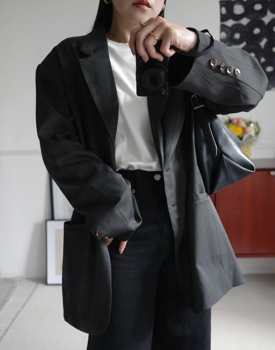 feepurのグレージャケットコーデ