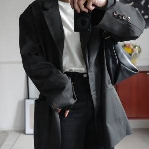 羽織るだけでクールにキマる♪大人の余裕が漂う「feepur」グレージャケットコーデ