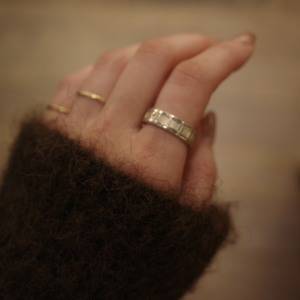 さりげなく印象に残る手元へ……。タイムレスな品格を宿す「オールドティファニーリング」