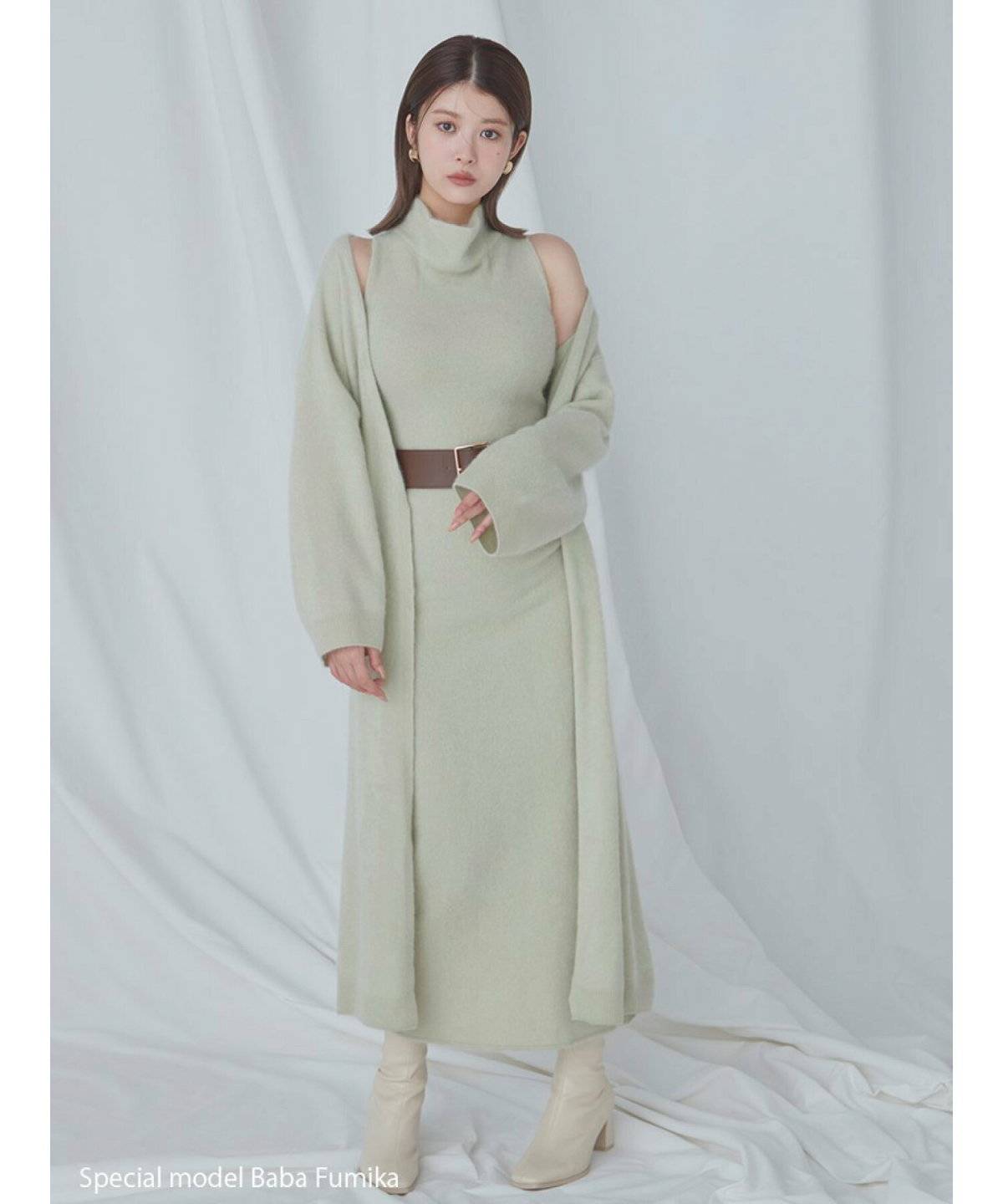 ミントグリーンワンピース✕ブラウンベルト