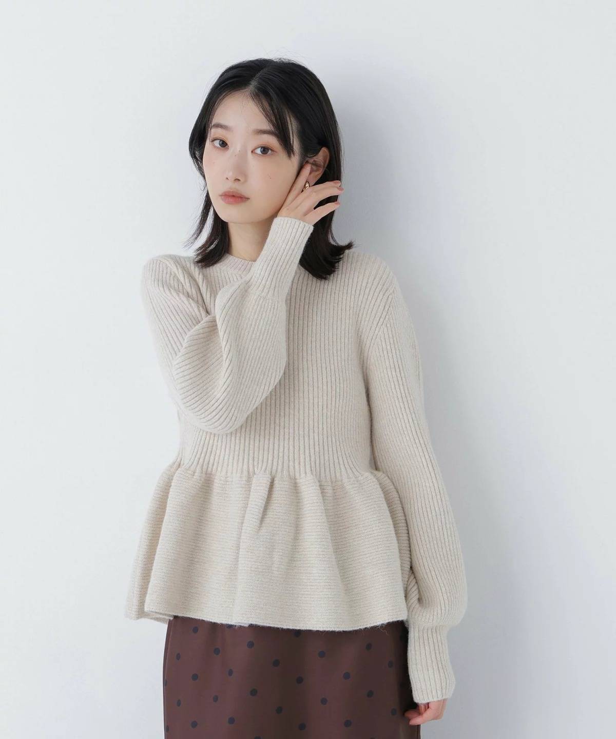 NATURAL BEAUTY BASIC フォルムペプラムニット