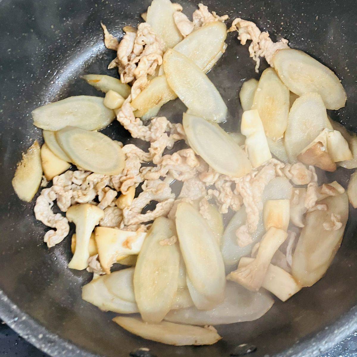 JAグループ公式の「さっぱり!ゴボウと豚肉とえのきの炒め物」のレシピ