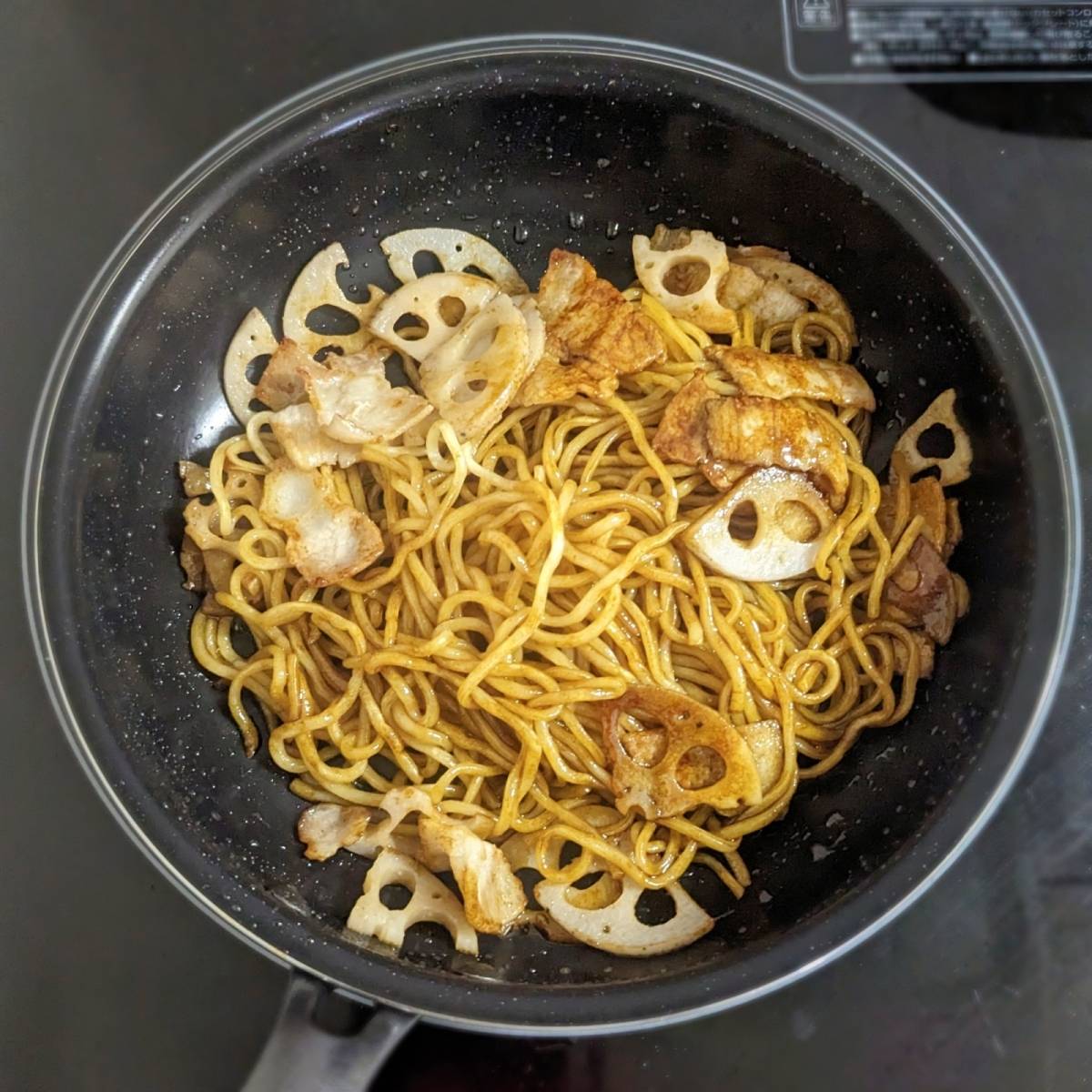 マルちゃん公式の「しゃきしゃき蓮根と豚バラの焼そば」のレシピ