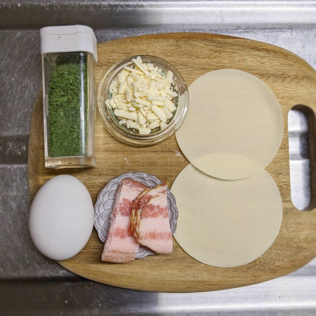 モランボン公式の「ベーコンとチーズのガレット風」のレシピ