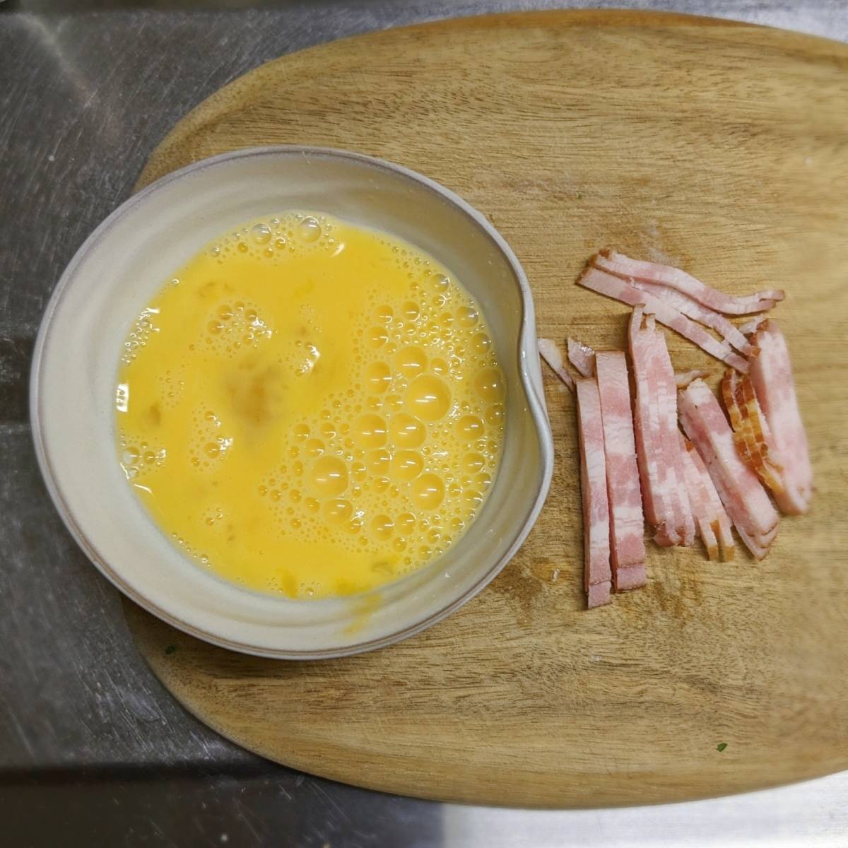 モランボン公式の「ベーコンとチーズのガレット風」のレシピ