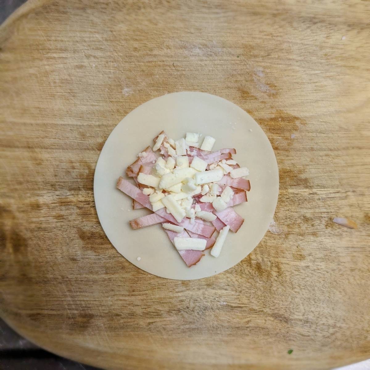 モランボン公式の「ベーコンとチーズのガレット風」のレシピ