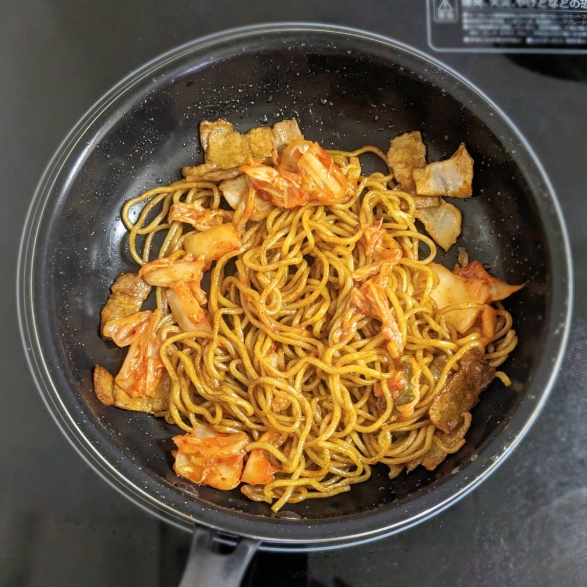 マルちゃん公式の「豚キムチソース焼そば」のレシピ