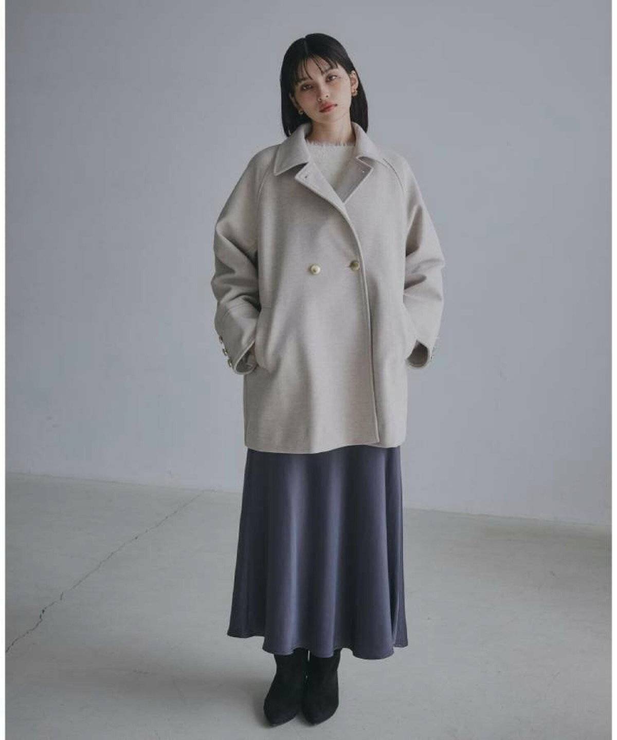 スカートコーデの女性