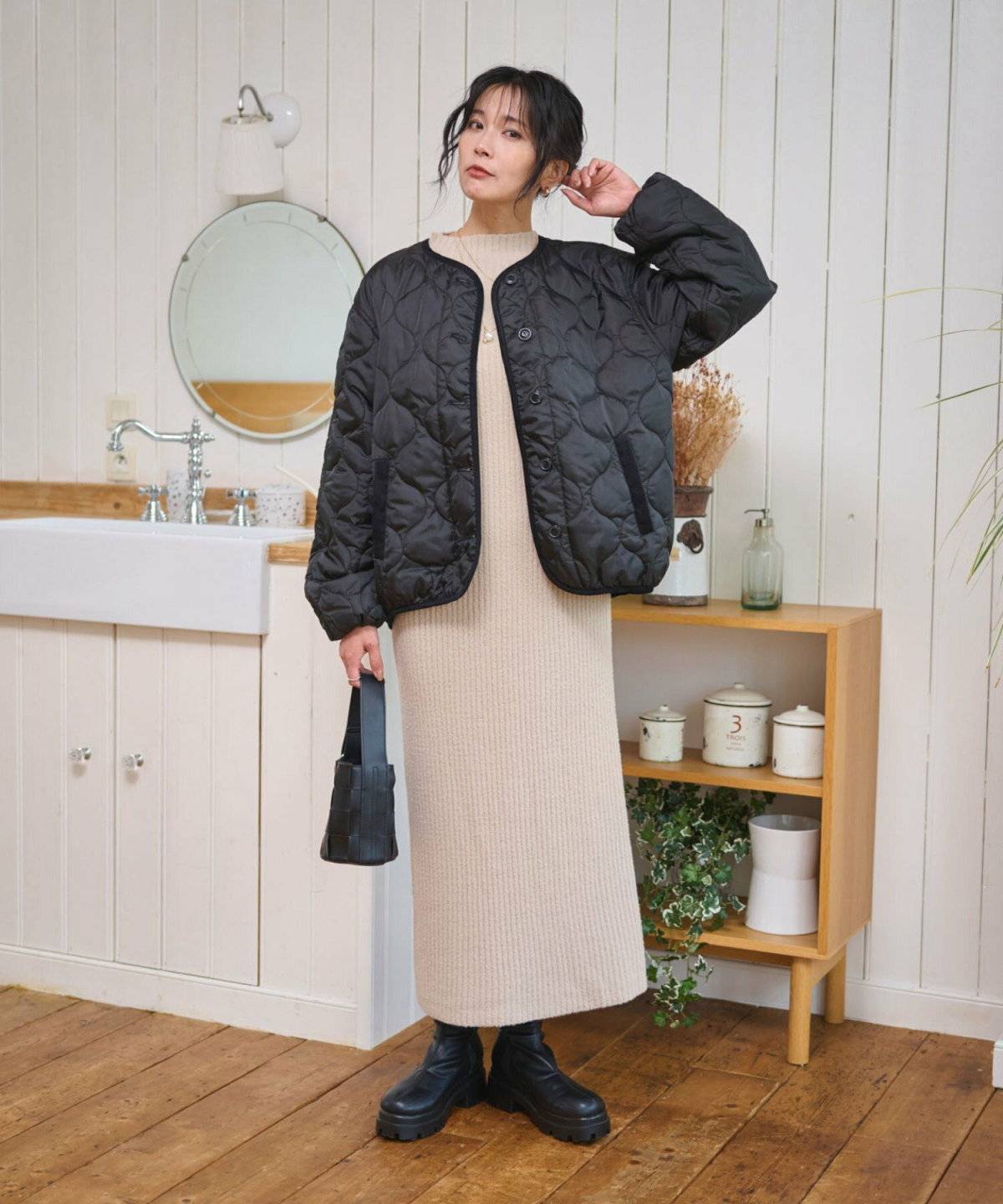 ワンピースコーデの女性