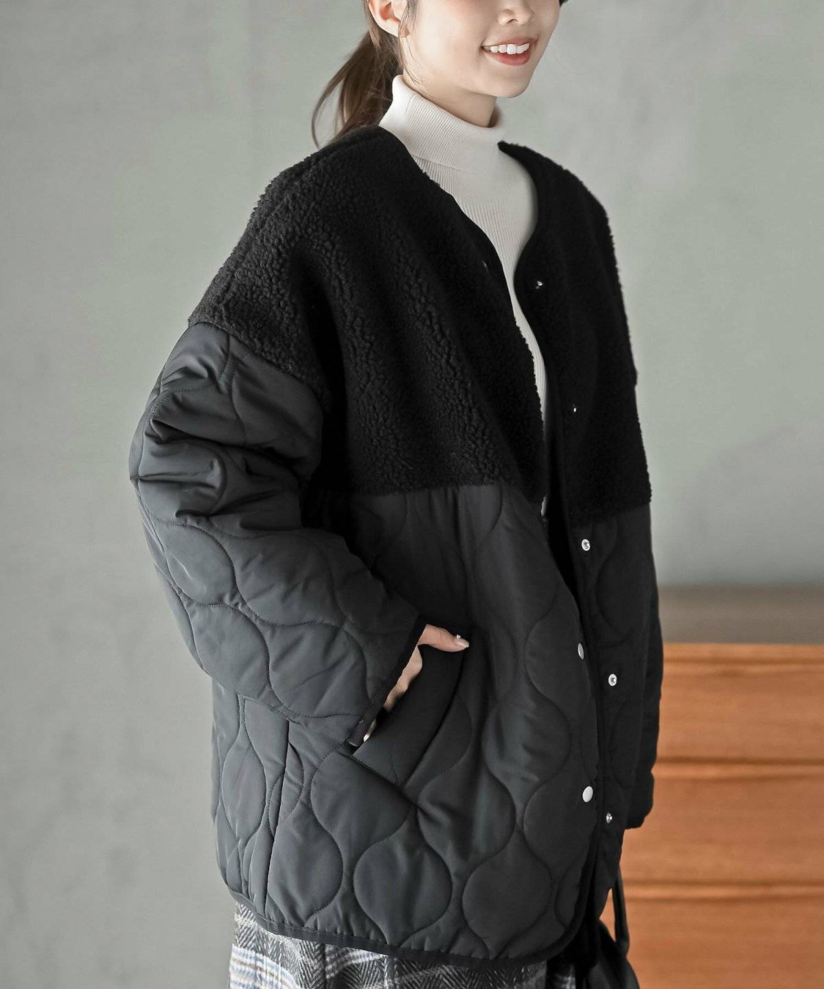 スカートコーデの女性